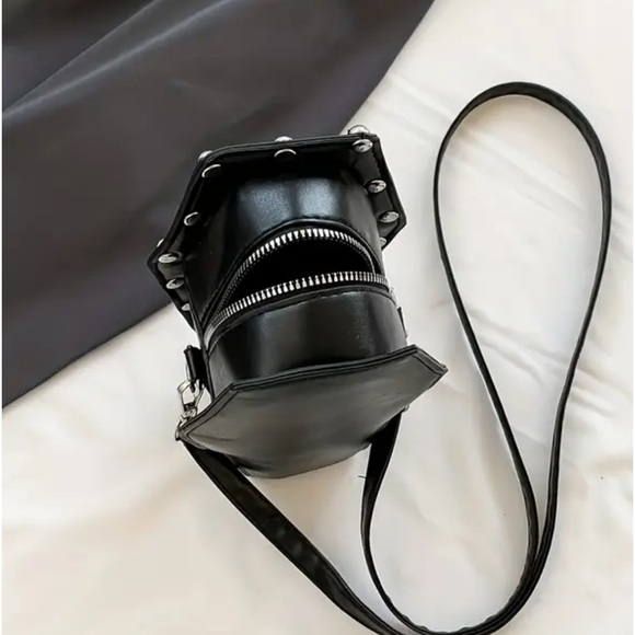 Red Rose and stud crossbody New - Picture 11 of 12